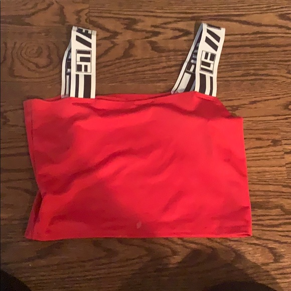 LF crop top trendy red with strap detail - Picture 2 of 4
